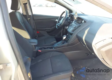 2016 Ford Focus Se z USA, uszkodzony, nr VIN 1FADP3K25GL390587